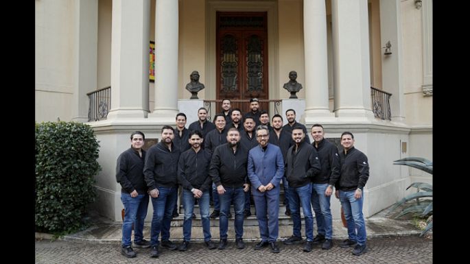 Banda El Recodo arranca exitosamente su gira por Europa