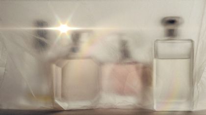 Los 4 perfumes unisex que dominarán el verano 2025, según la Inteligencia Artificial