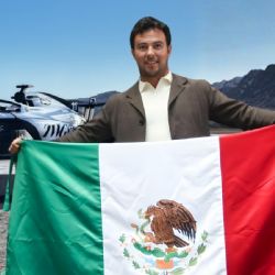 Checo Pérez presenta oficialmente su monoplaza con Cadillac: "Orgulloso de representar a toda América"