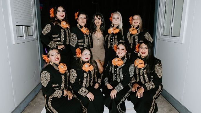 Hacen maravilloso dueto Mariachi Divas de Cindy Shea y Becky G