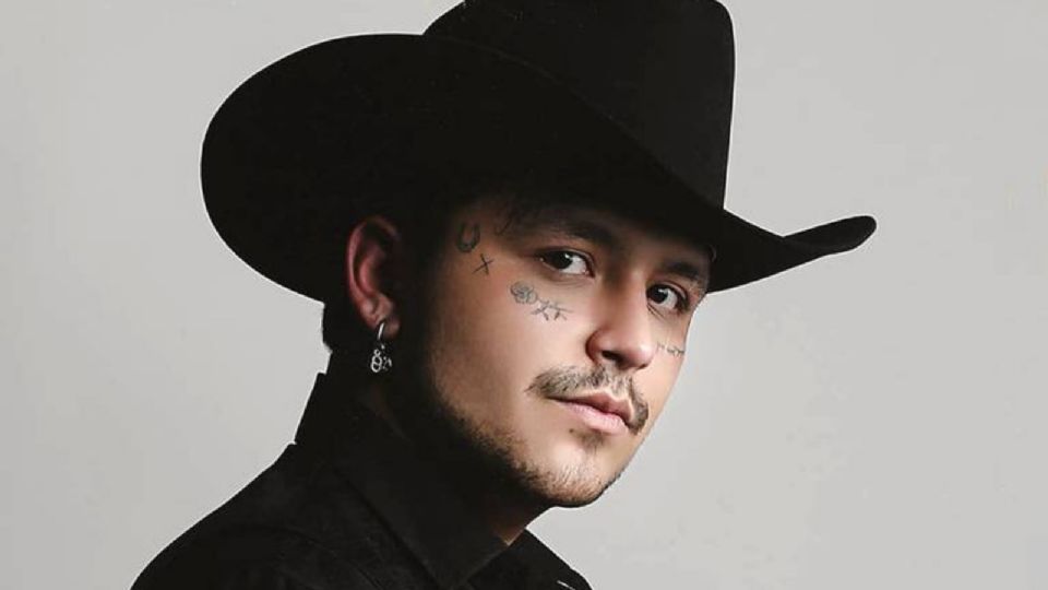 Christian Nodal en un universo paralelo siendo mujer