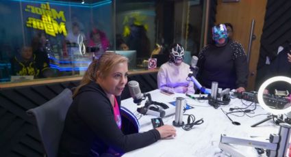 En cabina con las luchadoras Amapola, Andrómeda y Skady