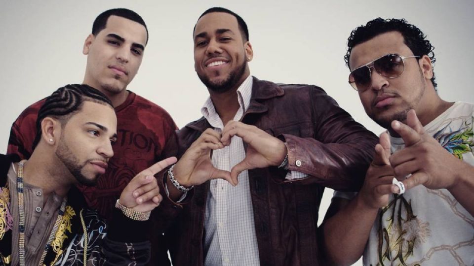 Aventura y Romeo Santos.