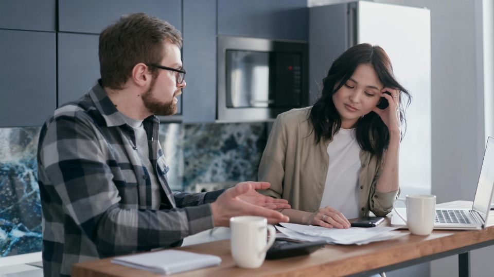 Descubre cuánto tiempo puede durar una persona en buró de crédito