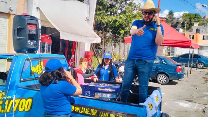 Día de Reyes Llevando Roscas a los reyes del hogar La mejor 95.1 FM / 700 AM