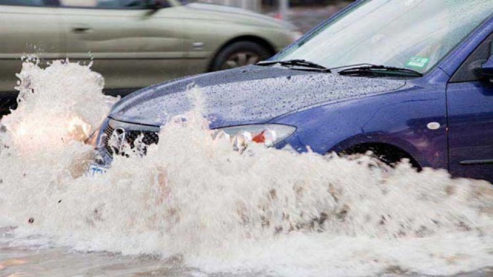 Algunos ciudadanos creen que el gobierno de la Ciudad de México debe reparar estos daños debido a la falta de mantenimiento que causa las inundaciones.