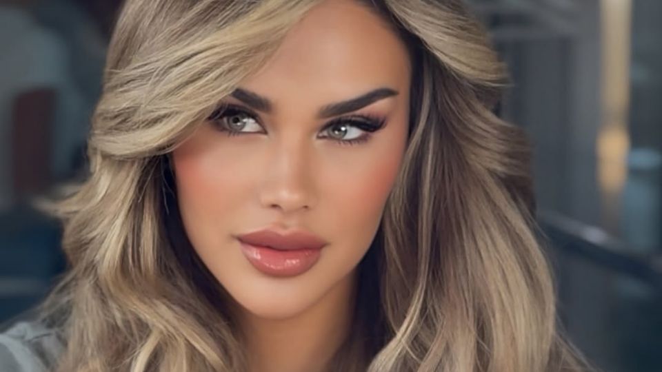Ninel Conde sorprendió a sus seguidores al revelar que se sometió a una cirugía para cambiar permanentemente el color de sus ojos a un tono verde olivo.