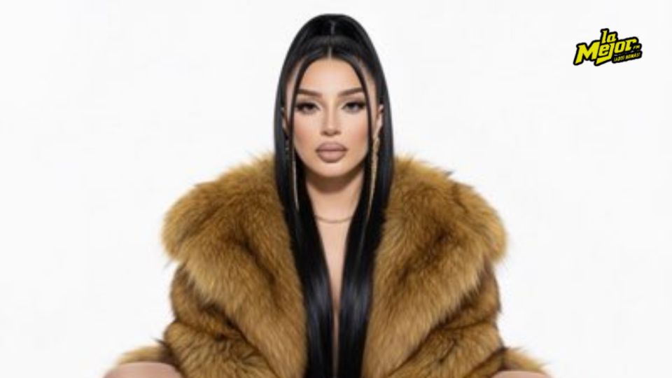 Durante una discusión en redes sociales, la cantante Bellakarth se defendió de un usuario con insultos polémicos.