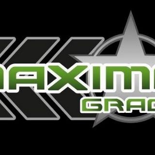 Christian Félix recibe presente por certificación de Oro de la RIAA