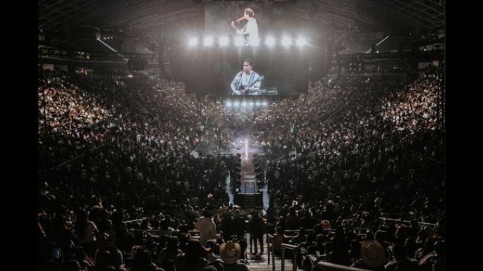 Christian Nodal conquista la Arena Monterrey