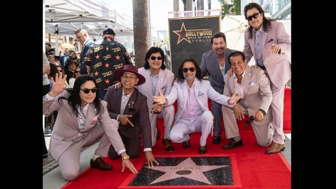 Los Bukis reciben estrella en el Paseo de la Fama de Hollywood
