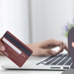 Pensión Bienestar: Reportan pagos desaparecidos de tarjetas, ¿cómo saber si tu dinero está seguro?