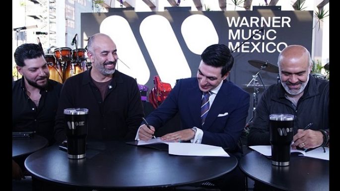 Raúl Hernández Jr firma con Warner Music México