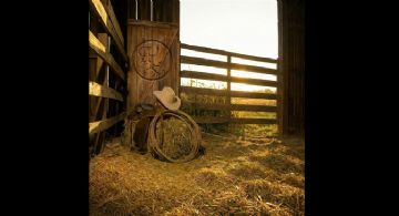 La Leyenda presenta “La Apuesta” a dueto con Edwin Luna