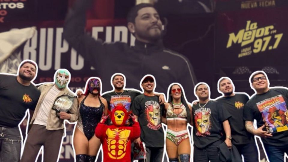 Grupo Firme sorprende en función de lucha libre en la CDMX.